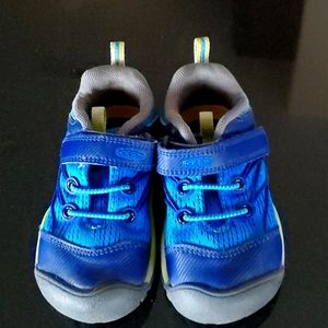 Toddler shoes size 7